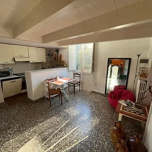 white-house-73100.lecce-hotels.com/