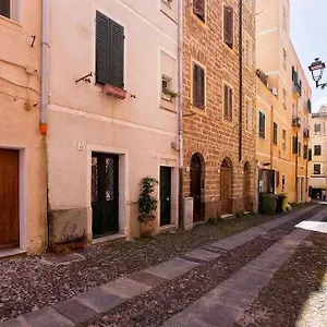 grand-suite-gioberti.hotelsalgherosardinia.com/